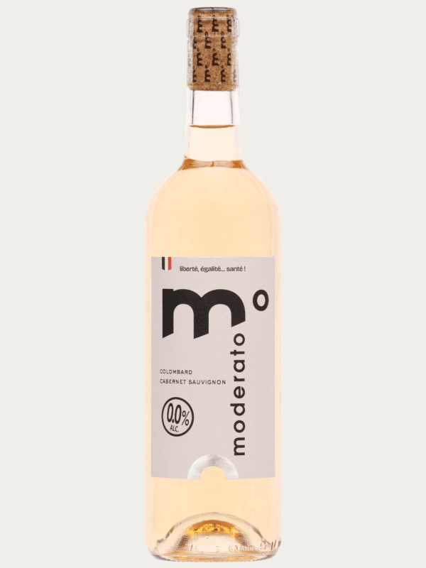 Bezalkoholowe wino różowe Moderato Rosé Colombard-Cabernet Sauvignon w przezroczystej butelce z minimalistyczną jasną etykietą.