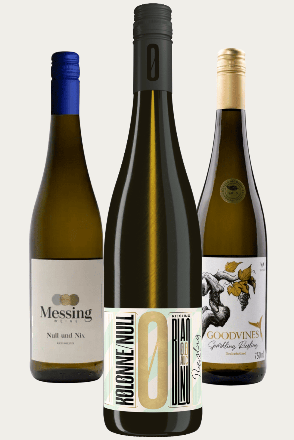Zestaw trzech bezalkoholowych win białych Riesling Trio obejmujący butelki marek Kolonne Null, Messing Weine oraz Goodvines.